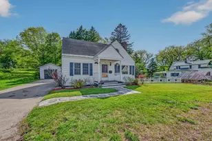 25 Portland St, Lancaster, NH 03584 - Photo 3
