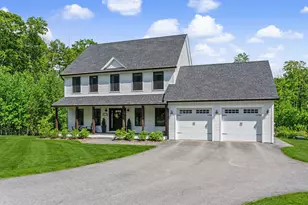 7 Valerie Ln, Derry, NH 03038 - Photo 5