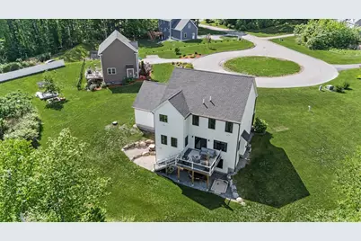 7 Valerie Lane, Derry, NH 03038 - Photo 3