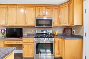 53 Sandown Rd, Fremont, NH 03044 - Photo 9