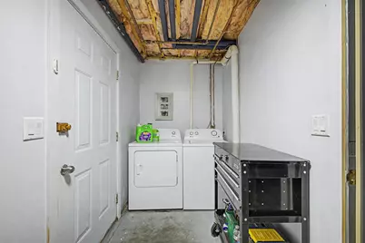 1029 S Mammoth Road #15, Manchester, NH 03109 - Photo 27