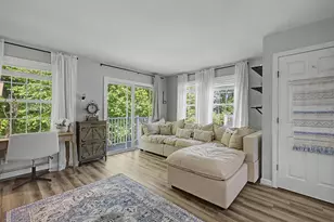 1029 S Mammoth Rd, Manchester, NH 03109 - Photo 5