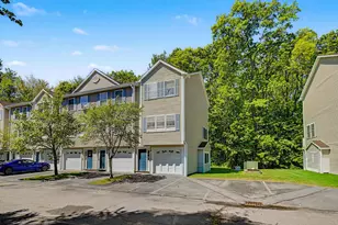 1029 S Mammoth Rd, Manchester, NH 03109 - Photo 31