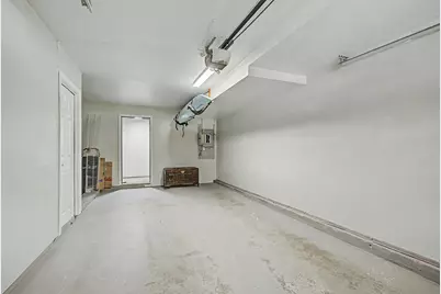 1029 S Mammoth Road #15, Manchester, NH 03109 - Photo 25