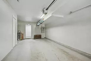 1029 S Mammoth Rd, Manchester, NH 03109 - Photo 25