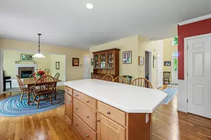 14 Karolina Ln, Bedford, NH 03110 - Photo 7