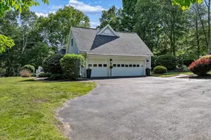 22 Kent St, Windham, NH 03087 - Photo 3