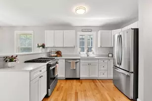235 Knollwood Way, Manchester, NH 03102 - Photo 9