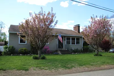 6 Ray Drive, Hooksett, NH 03106 - Photo 1