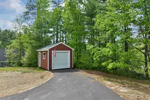 357 Robinhood Dr, Wakefield, NH 03872 - Photo 11