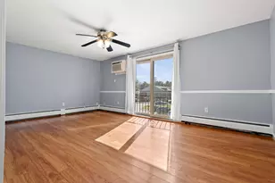 132 English Village Rd, Manchester, NH 03102 - Photo 5