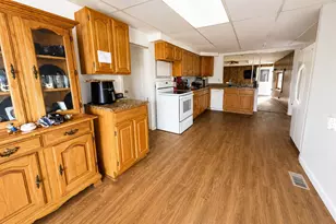 424 Forbush Ave, Berlin, NH 03570 - Photo 3