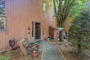 827 Covered Bridge Ln, Grantham, NH 03753 - Photo 3
