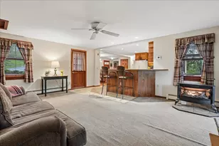 93 English Range Rd, Derry, NH 03038 - Photo 7