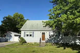 7 Willow St, Allenstown, NH 03275 - Photo 1