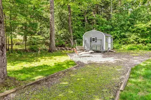 6 Currier Dr, Londonderry, NH 03053 - Photo 3