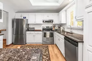 6 Currier Dr, Londonderry, NH 03053 - Photo 11
