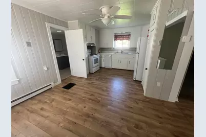 553 Western Avenue, Berlin, NH 03570 - Photo 15
