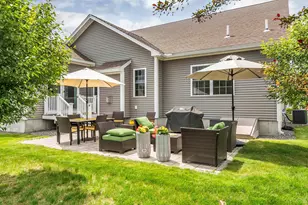 1 Honeycrisp Cir, Londonderry, NH 03053 - Photo 3
