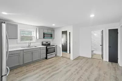 15 Leighton Street, Manchester, NH 03102 - Photo 5
