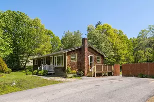27 Langs Ln, Newmarket, NH 03857 - Photo 3