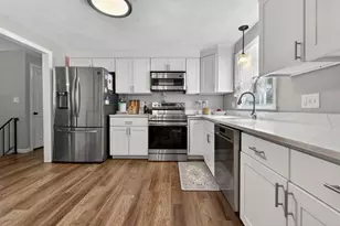 30 Amberwood Dr, Atkinson, NH 03811 - Photo 13