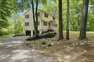 27 Gilcreast Rd, Londonderry, NH 03053 - Photo 1
