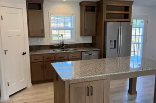 2 Wentworth Ave, Tilton, NH 03276 - Photo 5