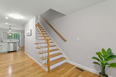 270 Knollwood Way, Manchester, NH 03102 - Photo 9
