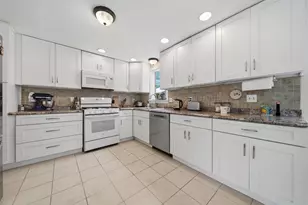 35 Iris Dr, Merrimack, NH 03054 - Photo 9