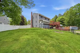 35 Iris Dr, Merrimack, NH 03054 - Photo 3