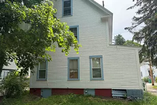8 Ct St, Rochester, NH 03867 - Photo 3