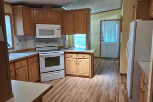 62 Seneca St, Rochester, NH 03867 - Photo 5