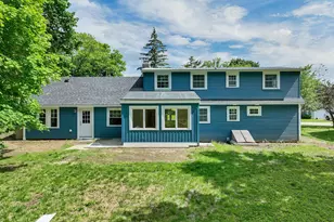 21 Lois St, Rochester, NH 03867 - Photo 3