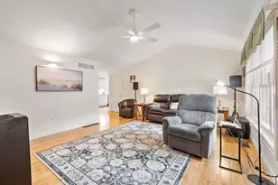 22 Dixon Dr, Litchfield, NH 03052 - Photo 9