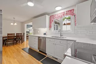 22 Dixon Dr, Litchfield, NH 03052 - Photo 13