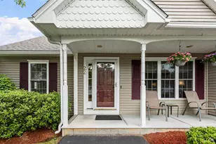 22 Dixon Dr, Litchfield, NH 03052 - Photo 7