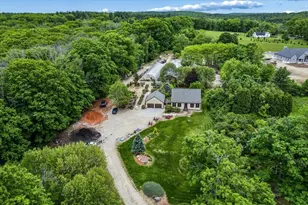 240 Sandown Rd, Chester, NH 03036 - Photo 3