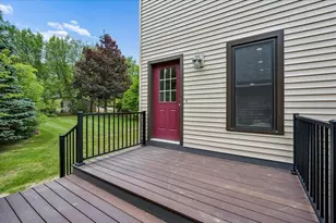 240 Sandown Rd, Chester, NH 03036 - Photo 7
