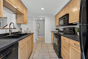 37 Stacey Cir, Windham, NH 03087 - Photo 13