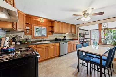 25 Eastman Avenue, Bedford, NH 03110 - Photo 3