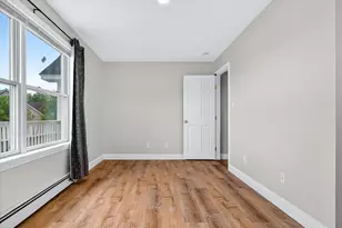 33 Acorn St, Hartford, VT 05001 - Photo 27