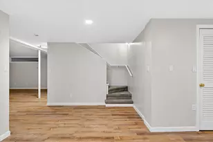 33 Acorn St, Hartford, VT 05001 - Photo 23