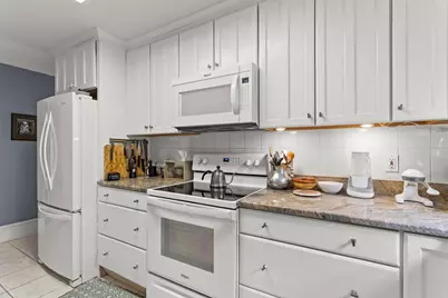 270 Orange Street #2, Manchester, NH 03104 - Photo 21