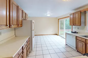 5A Mark St, Hudson, NH 03051 - Photo 3