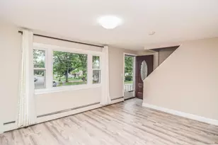 22 Greenwood Dr, Nashua, NH 03062 - Photo 5