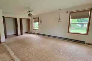 42 Chester Rd, Raymond, NH 03077 - Photo 21