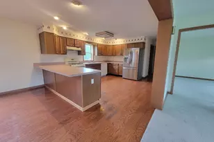 42 Chester Rd, Raymond, NH 03077 - Photo 7
