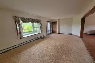 42 Chester Rd, Raymond, NH 03077 - Photo 7