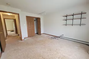 42 Chester Rd, Raymond, NH 03077 - Photo 15